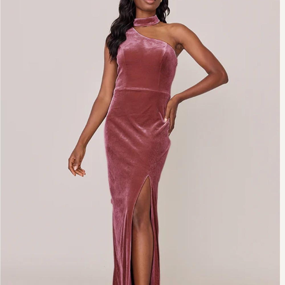 Elegant Velvet One-Shoulder Dress in Dusty Rose
